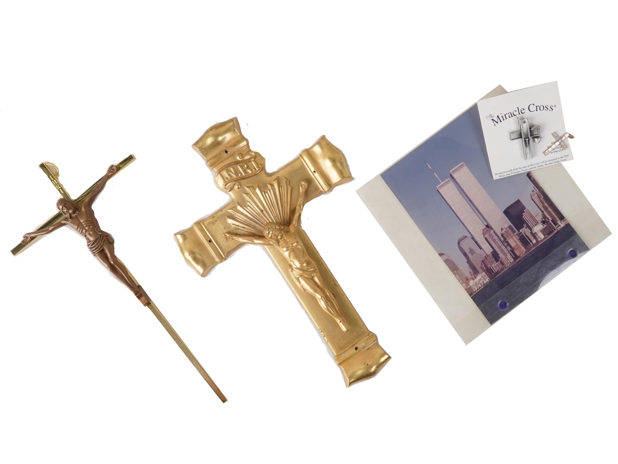 VINTAGE COLLECTION OF RELIGIOUS CATHOLIC ITEMS PIC-1